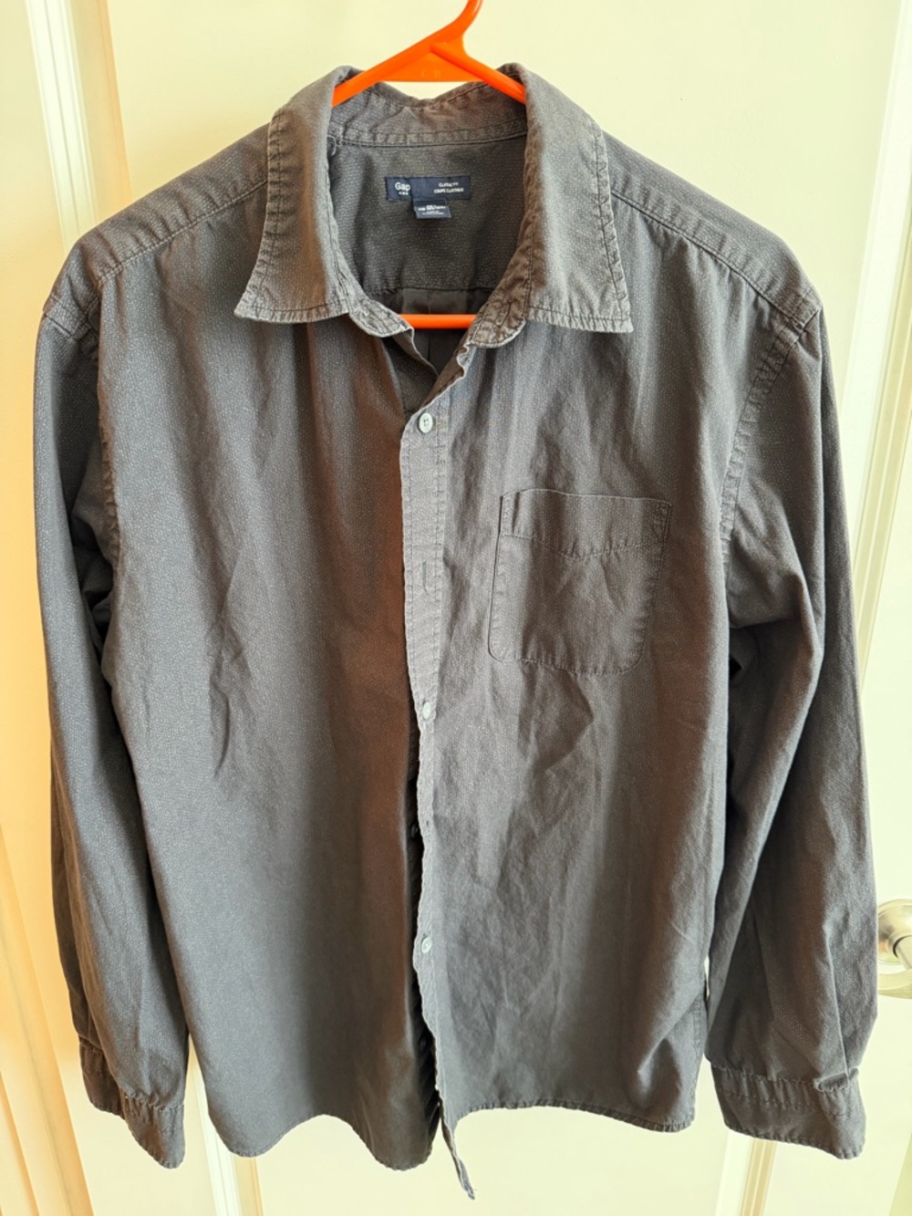 Men’s Gap Black with White Specs Long Sleeve Button-Up Shirt Size L